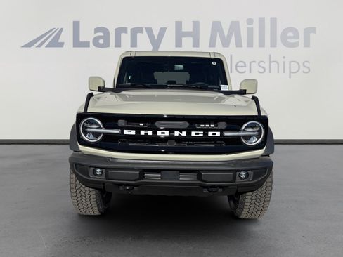 New 2025 Ford Bronco Outer Banks w/ Sasquatch Package image 8