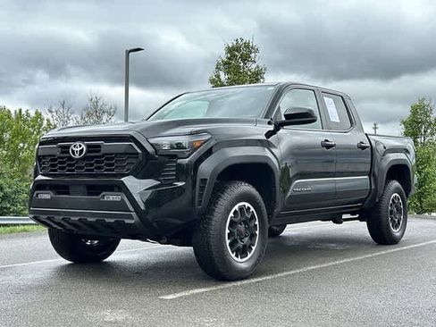 Used 2024 Toyota Tacoma TRD Off-Road AWD/4WD image 18