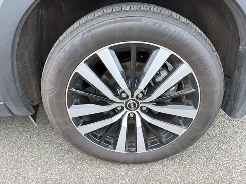 Used 2025 Nissan Pathfinder Platinum w/ Cargo Package image 5