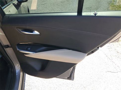 Used 2024 Cadillac XT4 Luxury image 33