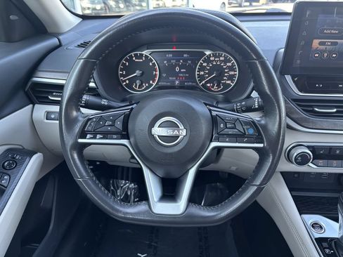 Used 2024 Nissan Altima 2.5 SV w/ SV Premium Package FWD image 14