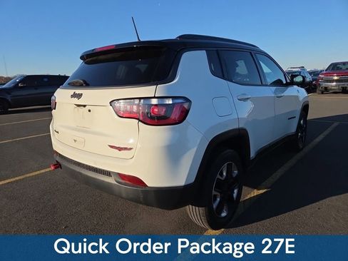 Used 2018 Jeep Compass Trailhawk w/ Leather Interior Group AWD/4WD image 2