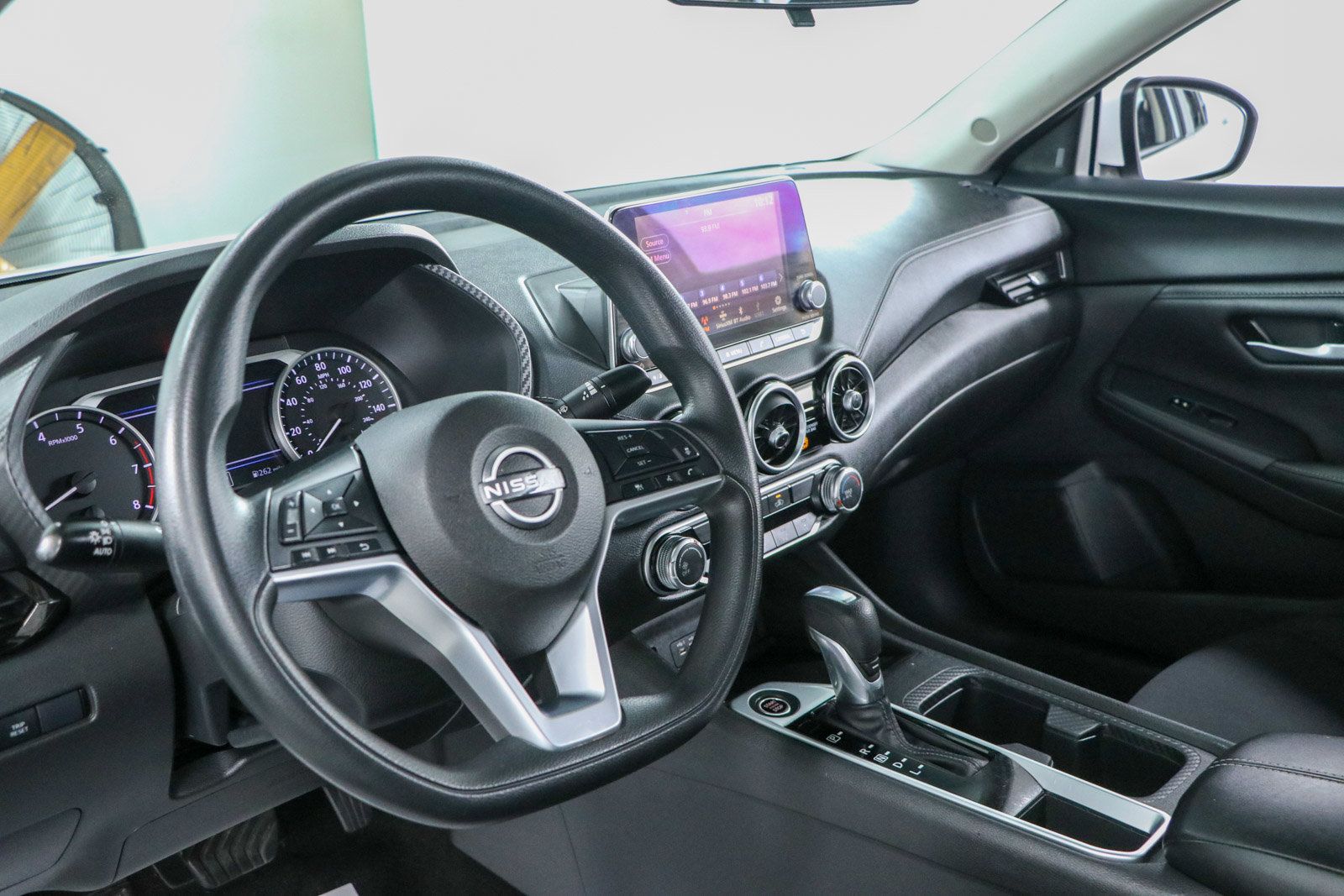 Used 2024 Nissan Sentra SV FWD image 22