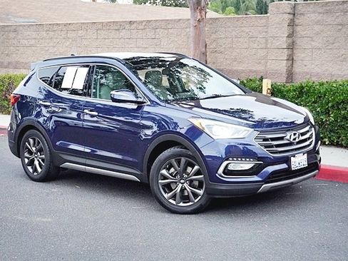 Used 2018 Hyundai Santa Fe Sport image 3