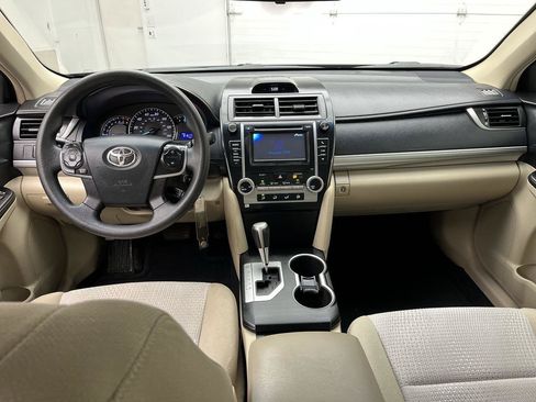Used 2012 Toyota Camry LE FWD image 4