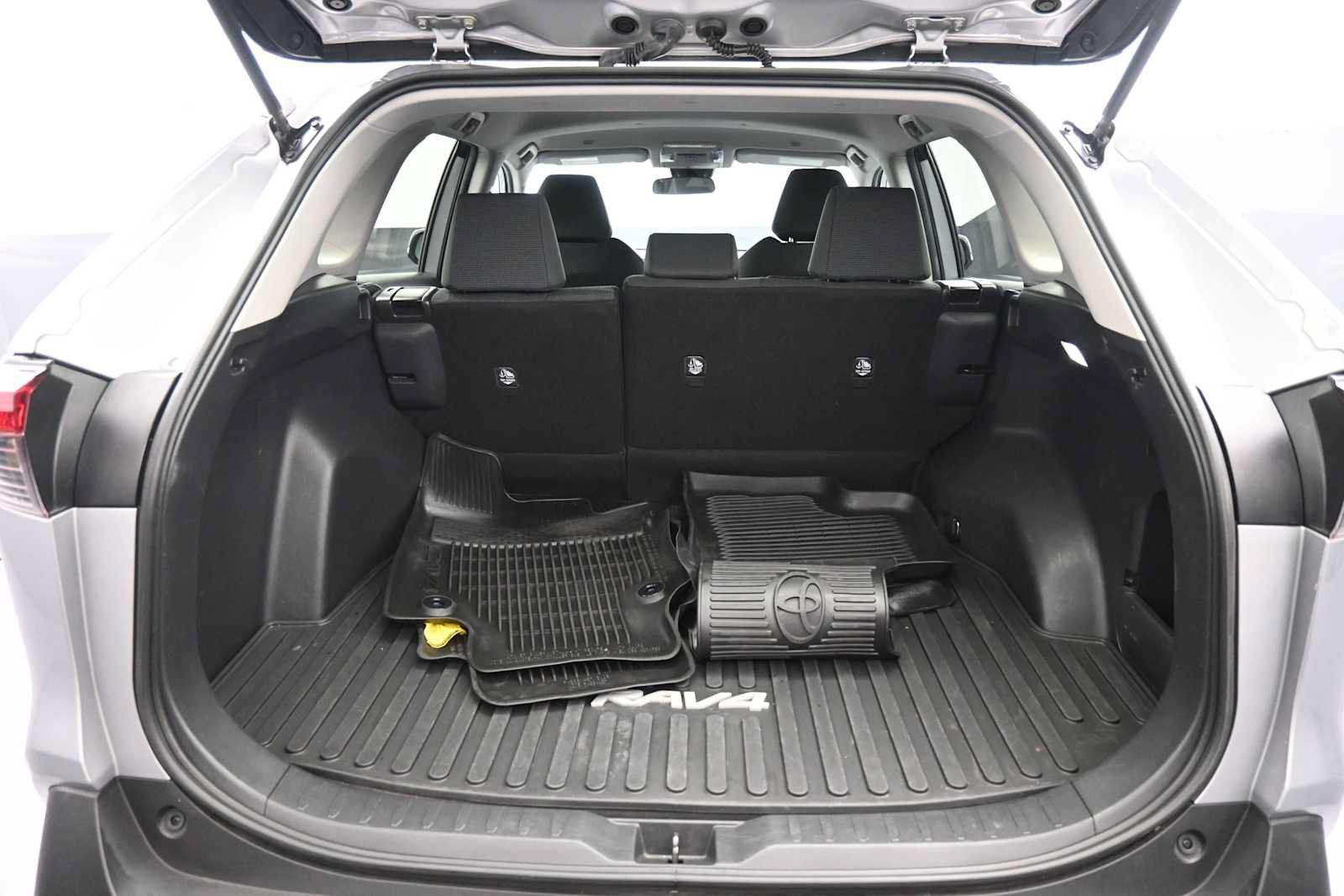 Certified 2023 Toyota RAV4 LE AWD/4WD image 20