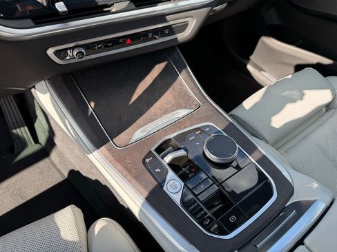 Used 2024 BMW X5 xDrive40i w/ Premium Package image 13