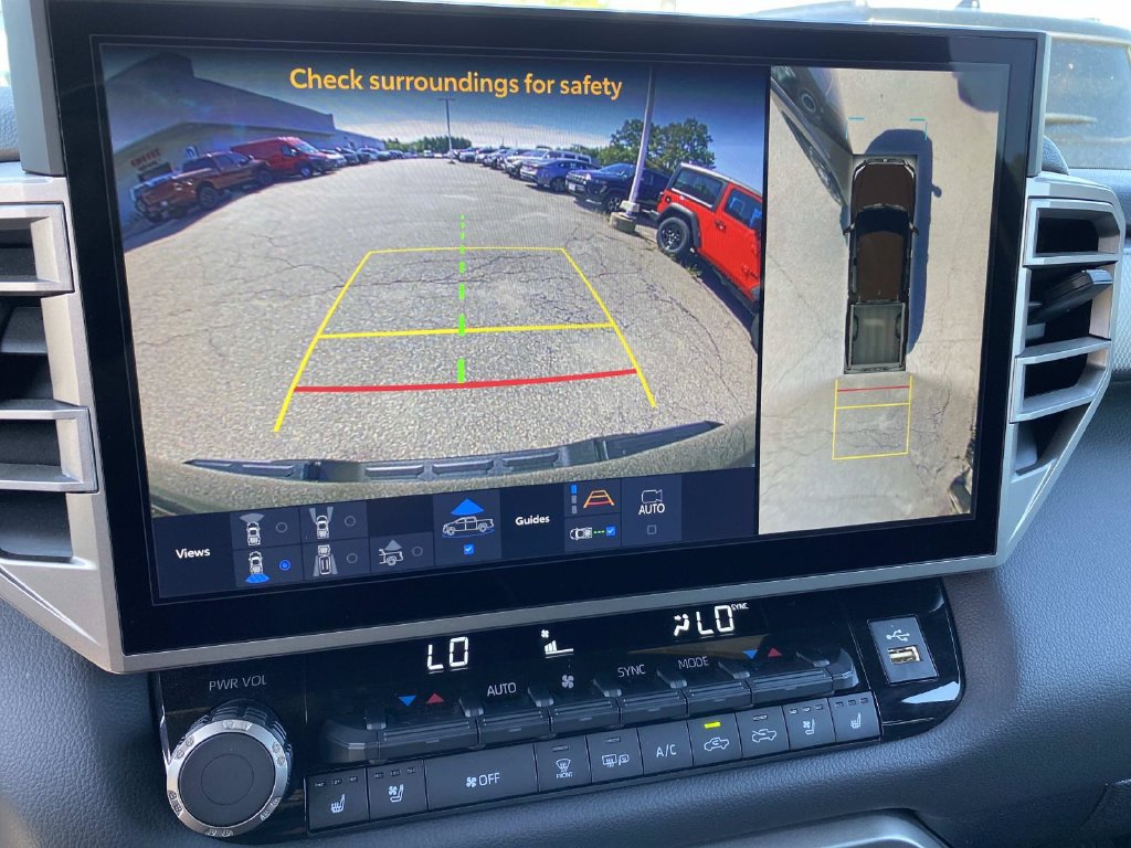 Used 2025 Toyota Tundra Limited AWD/4WD image 14