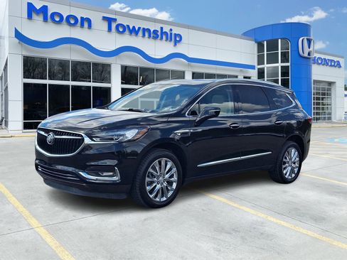Used 2021 Buick Enclave Essence w/ Sound and Sites Package AWD/4WD image 3