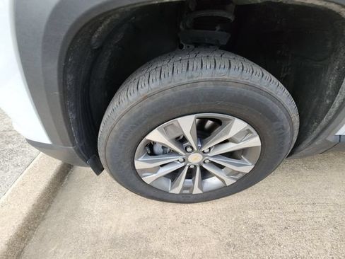 Used 2026 Chevrolet Equinox LT FWD image 15