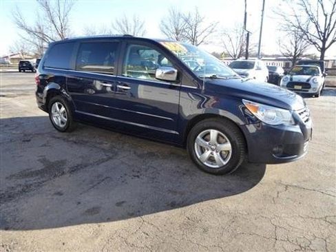 Used 2014 Volkswagen Routan SEL Premium image 5