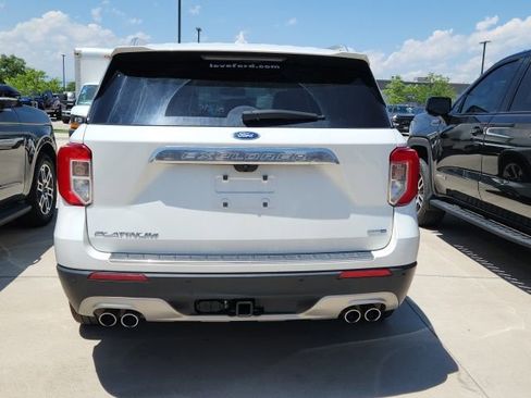Used 2020 Ford Explorer Platinum w/ Premium Technology Package AWD/4WD image 2