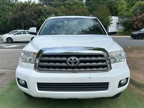 Used 2011 Toyota Sequoia SR5 AWD/4WD image 2