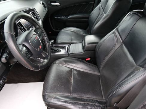 Used 2017 Dodge Charger SXT w/ AWD Plus Group image 5