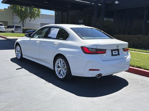 Used 2025 BMW 330i Sedan w/ Premium Package RWD image 19