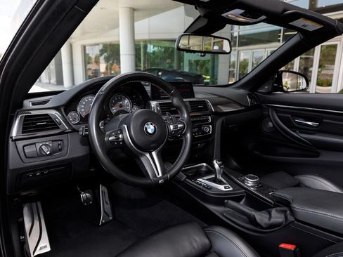 Used 2020 BMW M4 Convertible w/ Competition Package RWD image 46
