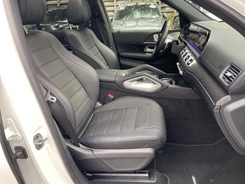 Certified 2025 Mercedes-Benz GLS 580 4MATIC image 55