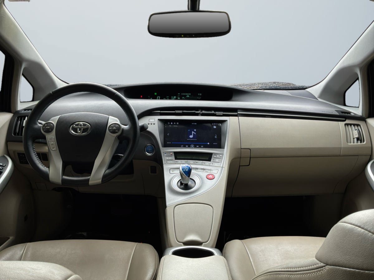 Used 2013 Toyota Prius Four FWD image 10