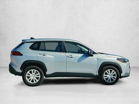 Used 2024 Toyota Corolla Cross L FWD image 4