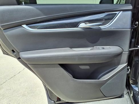 Certified 2023 Cadillac XT5 Premium Luxury w/ Technology Package FWD image 17