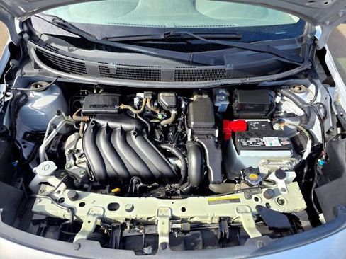 Used 2012 Nissan Versa SV image 39