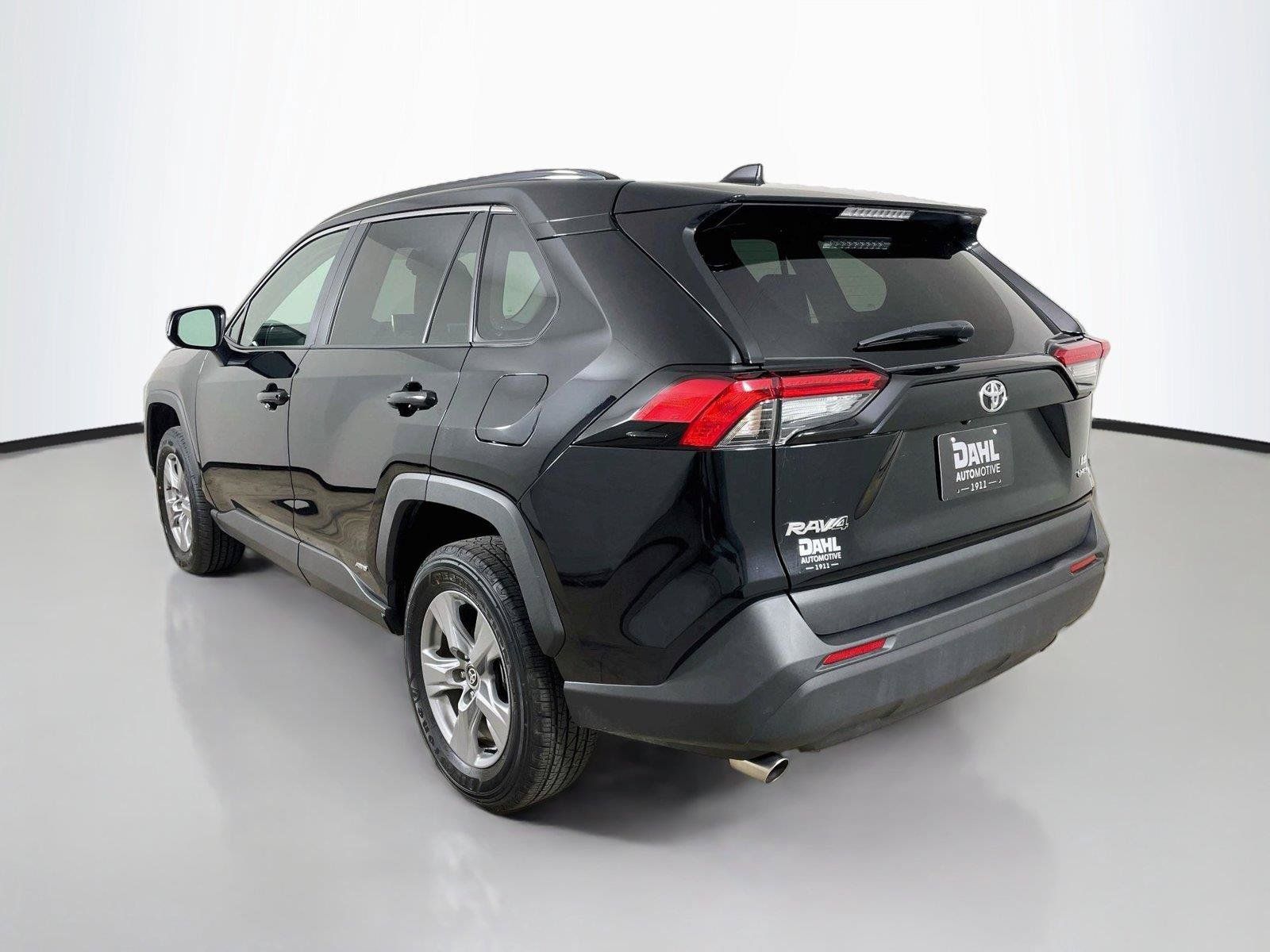 Used 2025 Toyota RAV4 LE AWD/4WD image 10