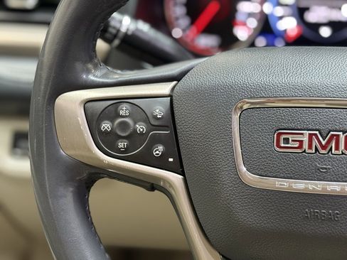 Used 2020 GMC Acadia Denali image 23