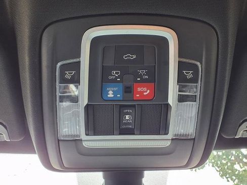 Used 2019 RAM 1500 Laramie w/ Sport Appearance Package AWD/4WD image 17