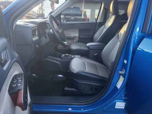 Used 2025 Ford Maverick Lariat w/ 4K Tow Package image 9