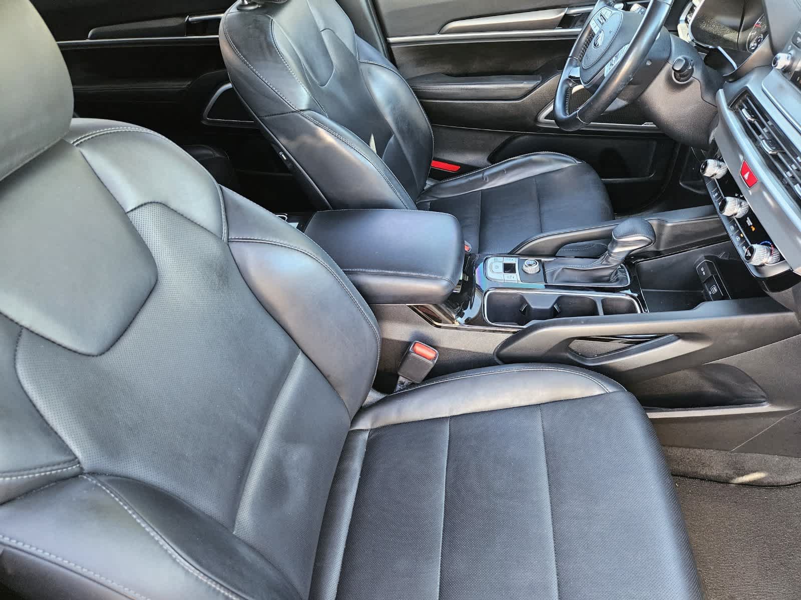 Used 2021 Kia Telluride LX FWD image 12