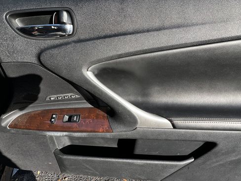 Used 2014 Lexus IS 250C image 37