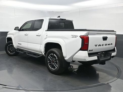 Used 2025 Toyota Tacoma TRD Sport w/ TRD Sport Upgrade Package AWD/4WD image 4