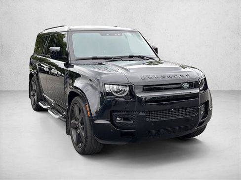 Used 2023 Land Rover Defender 130 X-Dynamic SE AWD/4WD image 3