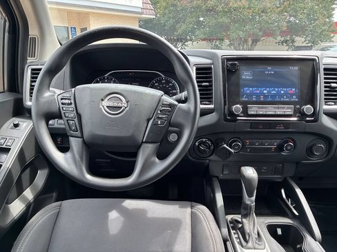 Used 2022 Nissan Frontier SV w/ Technology Package AWD/4WD image 20