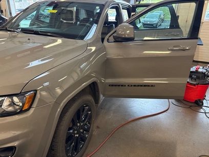 Used 2019 Jeep Grand Cherokee Altitude