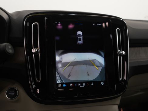 Used 2023 Volvo XC40 B5 Ultimate w/ Protection Package Premier image 22