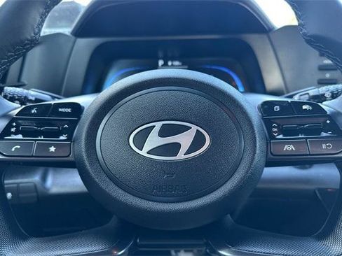 Certified 2025 Hyundai Elantra Sport image 23