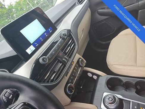 Used 2022 Ford Escape SEL FWD image 11
