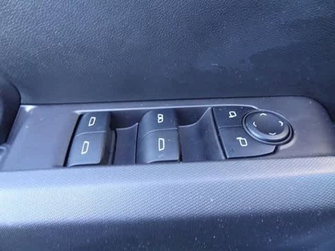 Used 2024 Chevrolet Colorado LT w/ LT Convenience Package image 9