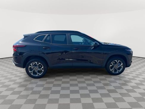 Used 2024 Chevrolet Trax LT w/ Driver Confidence Package FWD image 3