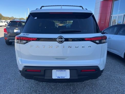 New 2025 Nissan Pathfinder SV image 23