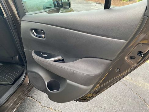 Used 2016 Nissan Leaf SV FWD image 35