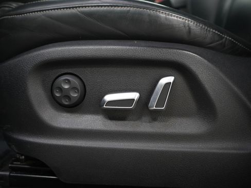 Used 2017 Audi SQ5 Premium Plus w/ Technology Package image 23