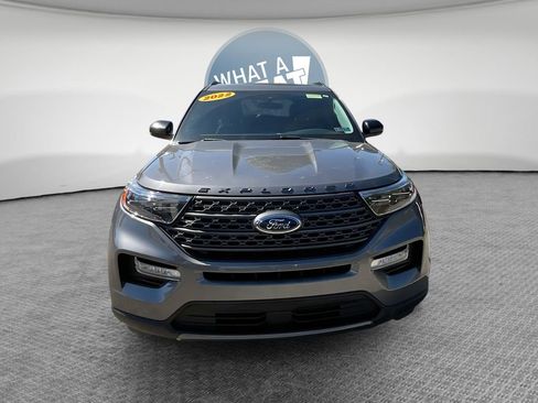 Used 2022 Ford Explorer XLT w/ Equipment Group 202A AWD/4WD image 9