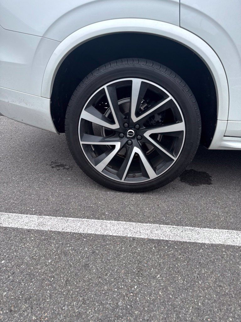 Used 2020 Volvo XC90 T6 Momentum AWD/4WD image 9