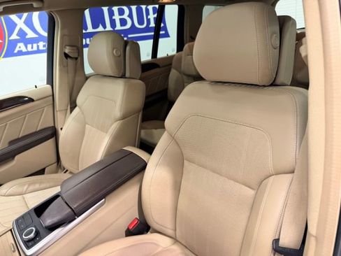 Used 2015 Mercedes-Benz GL 450 4MATIC w/ Appearance Package image 43