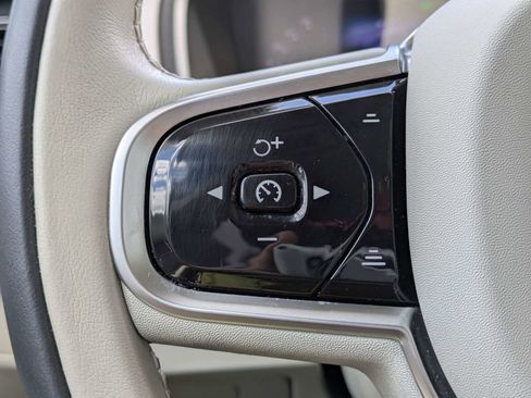 Certified 2024 Volvo XC90 B5 Plus w/ Protection Package Premier AWD/4WD image 38