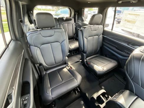 New 2025 Jeep Grand Cherokee L Limited w/ Black Appearance Package image 19