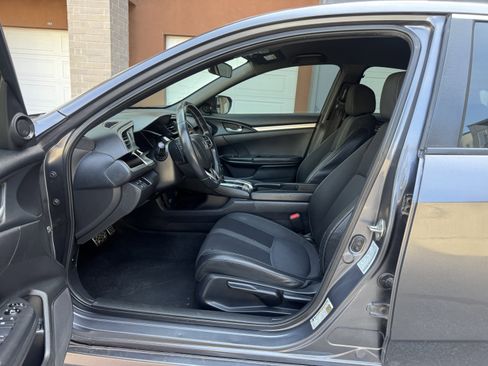 Used 2019 Honda Civic Sport image 11