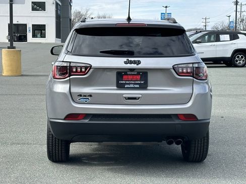 Used 2022 Jeep Compass Altitude w/ Sun and Sound Group image 7